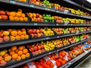 La inflación se siente al adquirir comida para consumir en casa