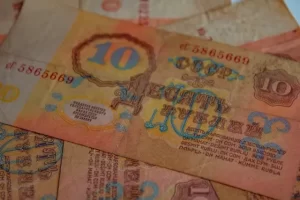 Rusia puede pagar su deuda en rublos, no en dólares